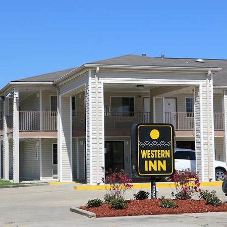 Western Inn Baker Экстерьер фото